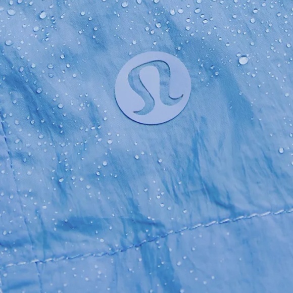 LULULEMON- Hood - Lite Relaxed fit Jacket. - Picture 9 of 10